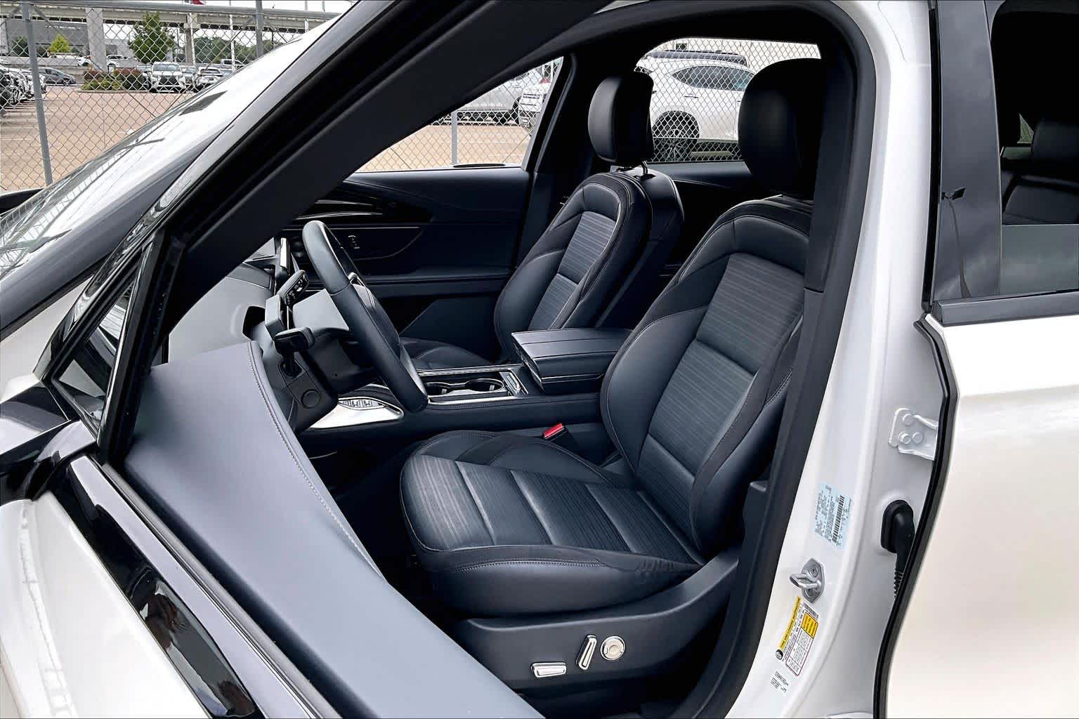 2025 Lincoln Nautilus Reserve White Platinum Metallic Tri-Coat at AutoNation USA Houston