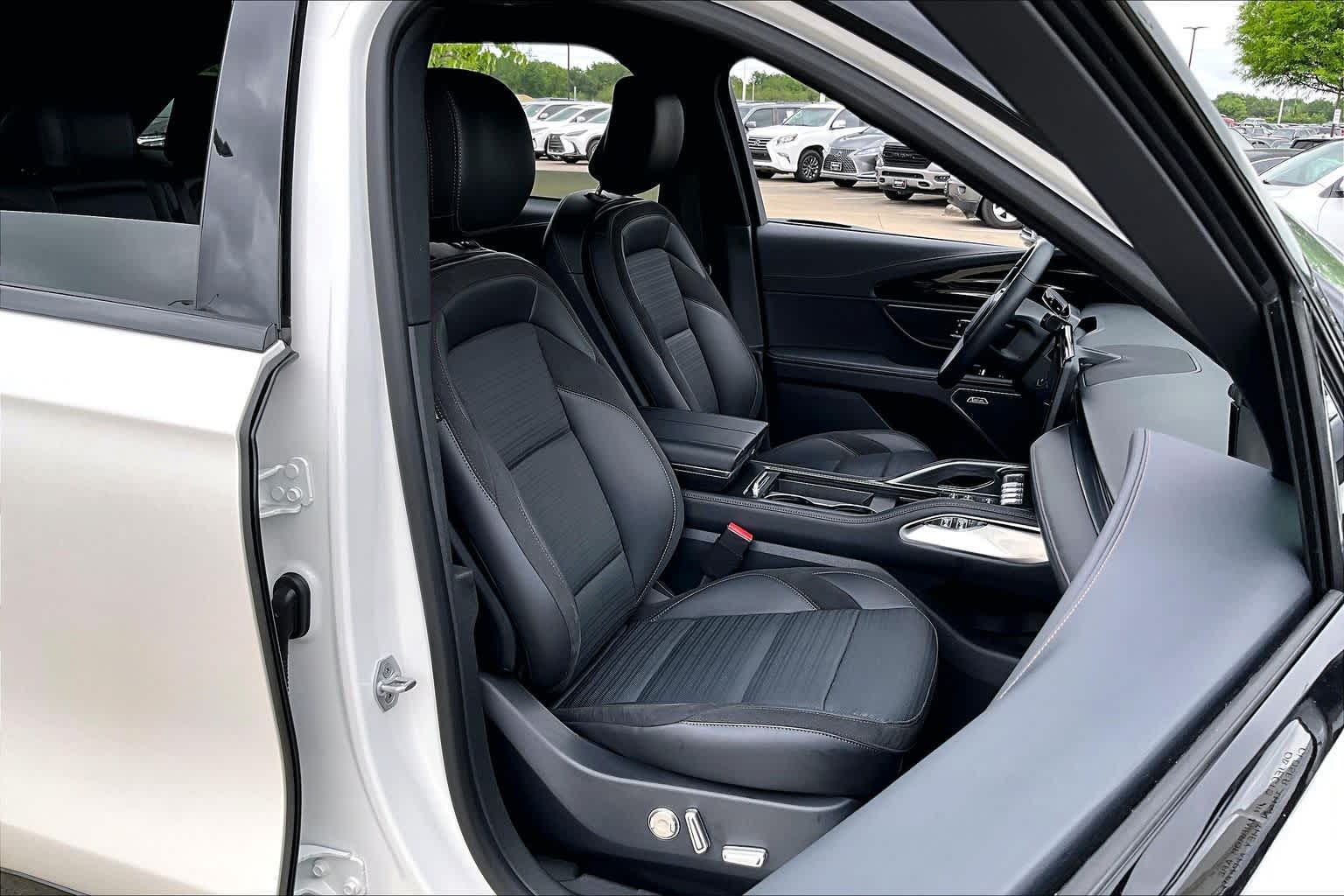 2025 Lincoln Nautilus Reserve White Platinum Metallic Tri-Coat at AutoNation USA Houston