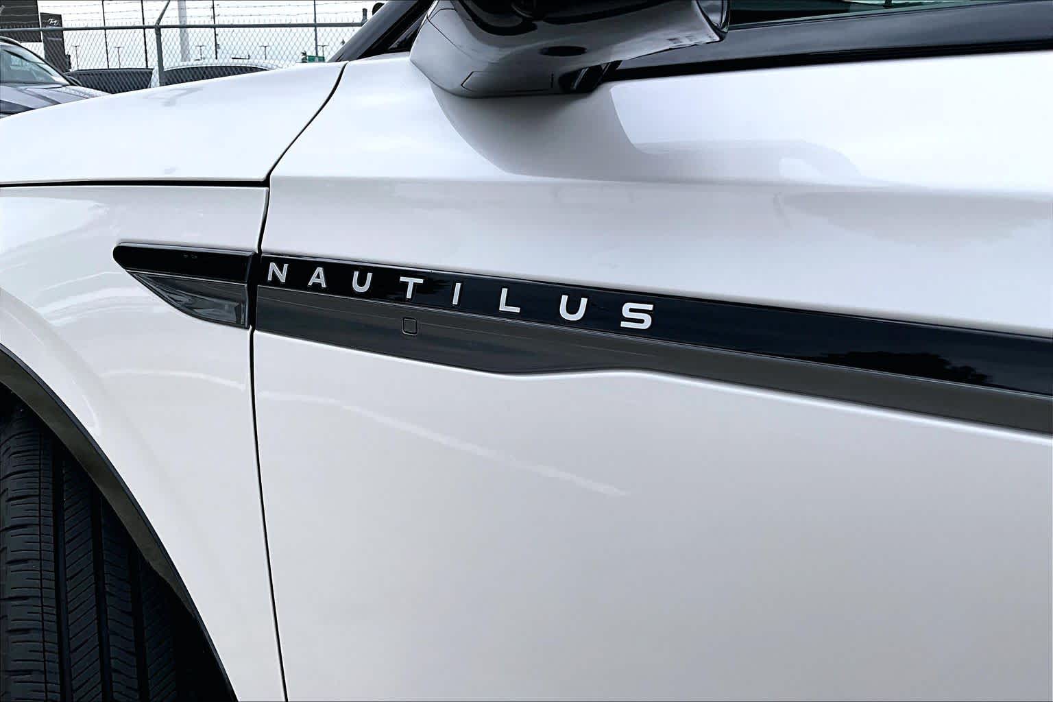 2025 Lincoln Nautilus Reserve White Platinum Metallic Tri-Coat at AutoNation USA Houston