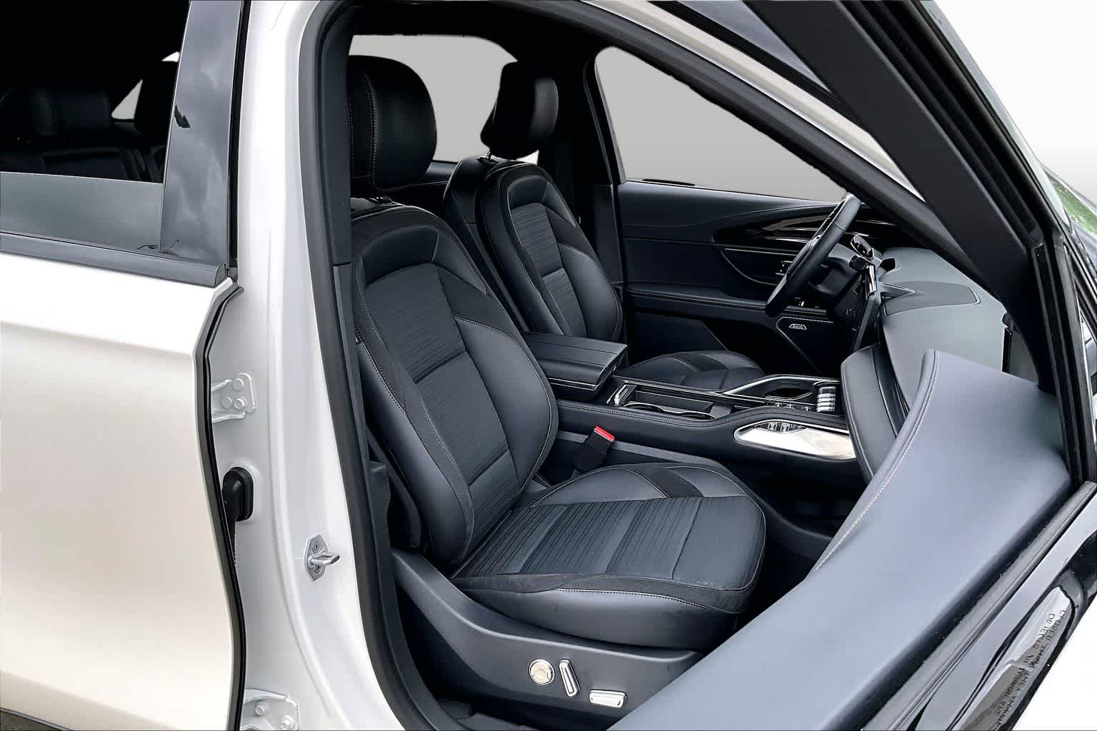 2025 Lincoln Nautilus Reserve White Platinum Metallic Tri-Coat at AutoNation USA Houston