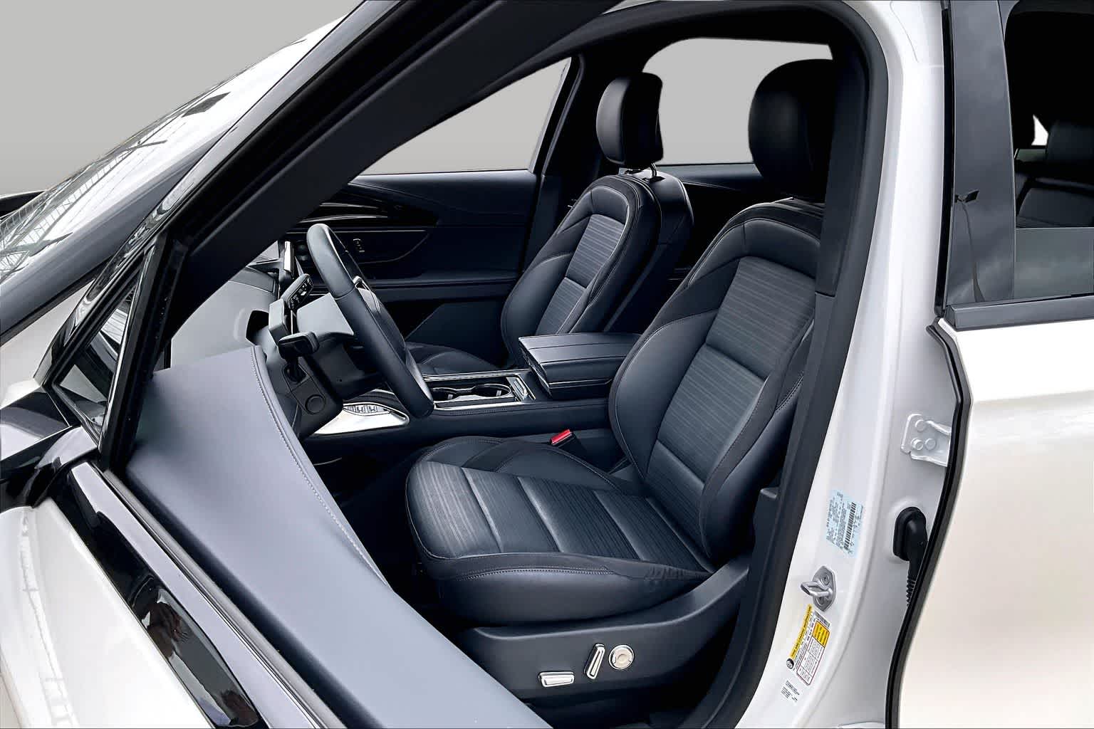 2025 Lincoln Nautilus Reserve White Platinum Metallic Tri-Coat at AutoNation USA Houston