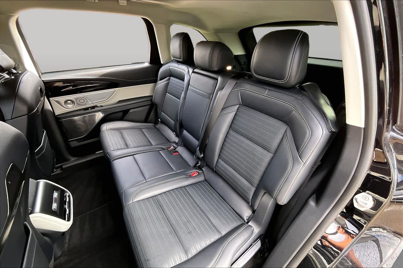 2024 Lincoln Nautilus Reserve Infinite Black Metallic Clearcoat at AutoNation USA Houston