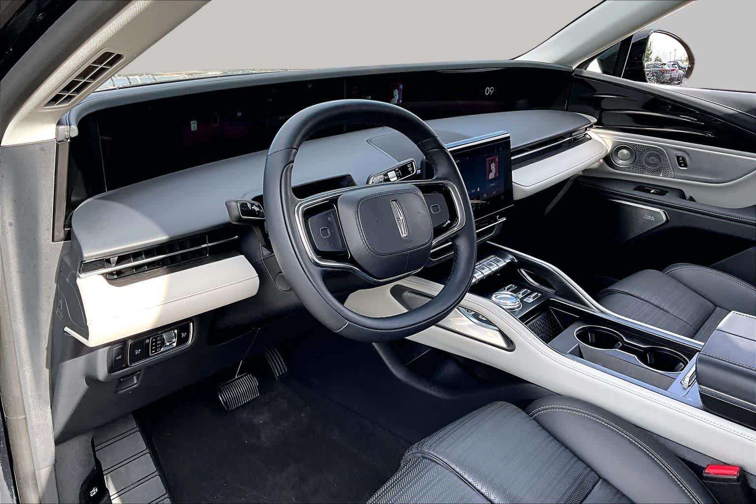 2024 Lincoln Nautilus Reserve Infinite Black Metallic Clearcoat at AutoNation USA Houston