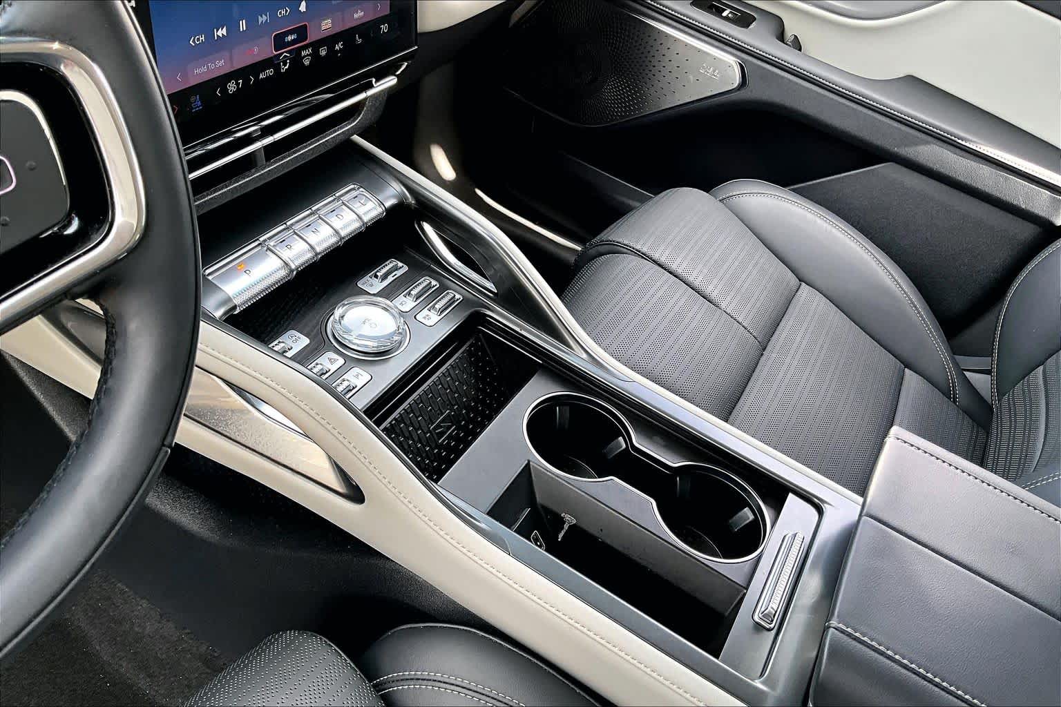 2024 Lincoln Nautilus Reserve Infinite Black Metallic Clearcoat at AutoNation USA Houston