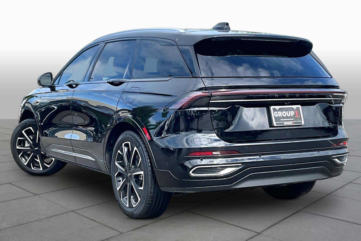 2024 Lincoln Nautilus Reserve Infinite Black Metallic Clearcoat at AutoNation USA Houston