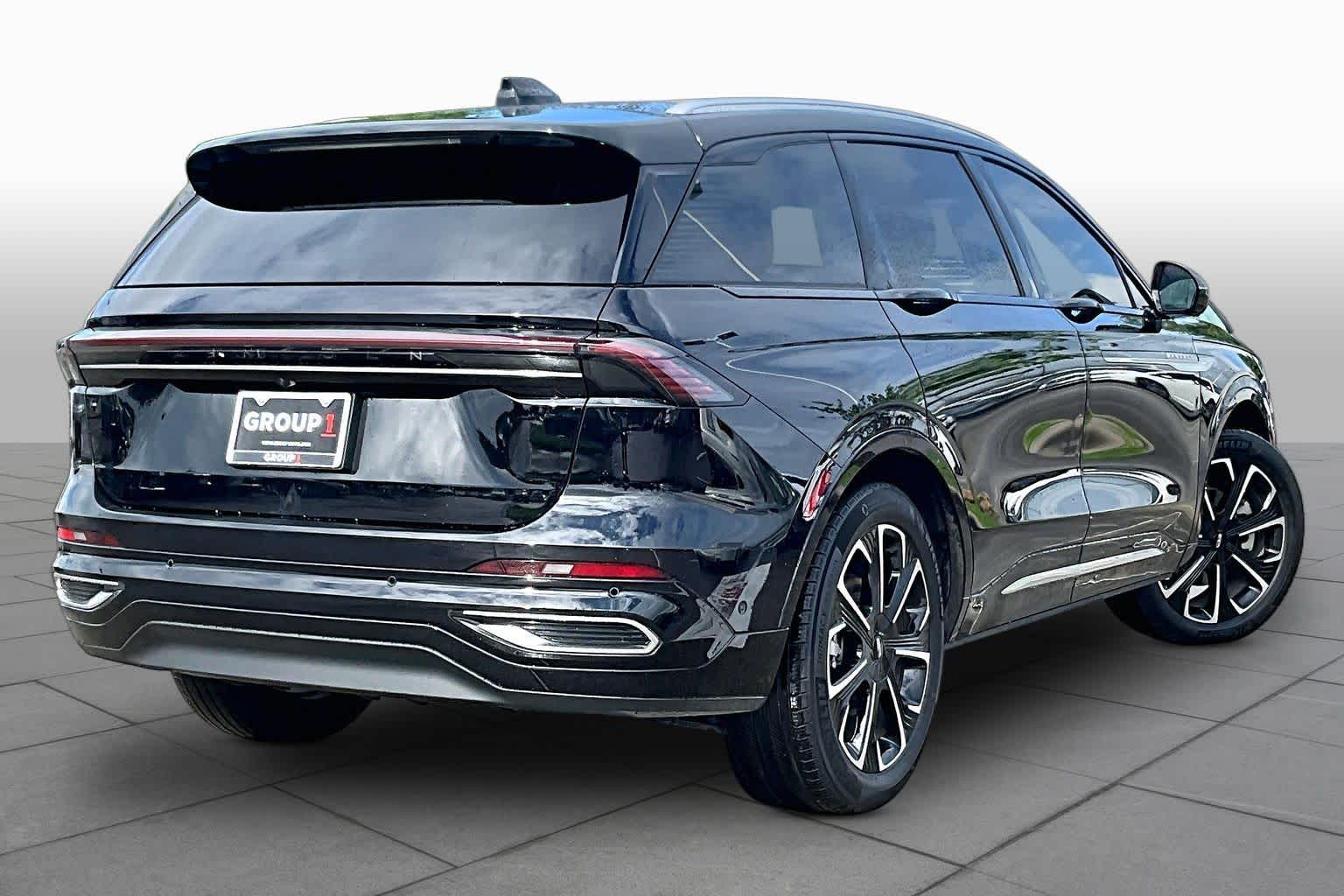2024 Lincoln Nautilus Reserve Infinite Black Metallic Clearcoat at AutoNation USA Houston