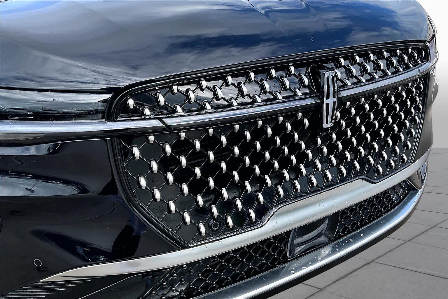 2024 Lincoln Nautilus Reserve Infinite Black Metallic Clearcoat at AutoNation USA Houston