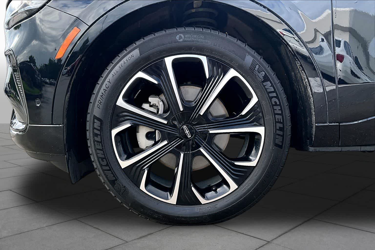 2024 Lincoln Nautilus Reserve Infinite Black Metallic Clearcoat at AutoNation USA Houston
