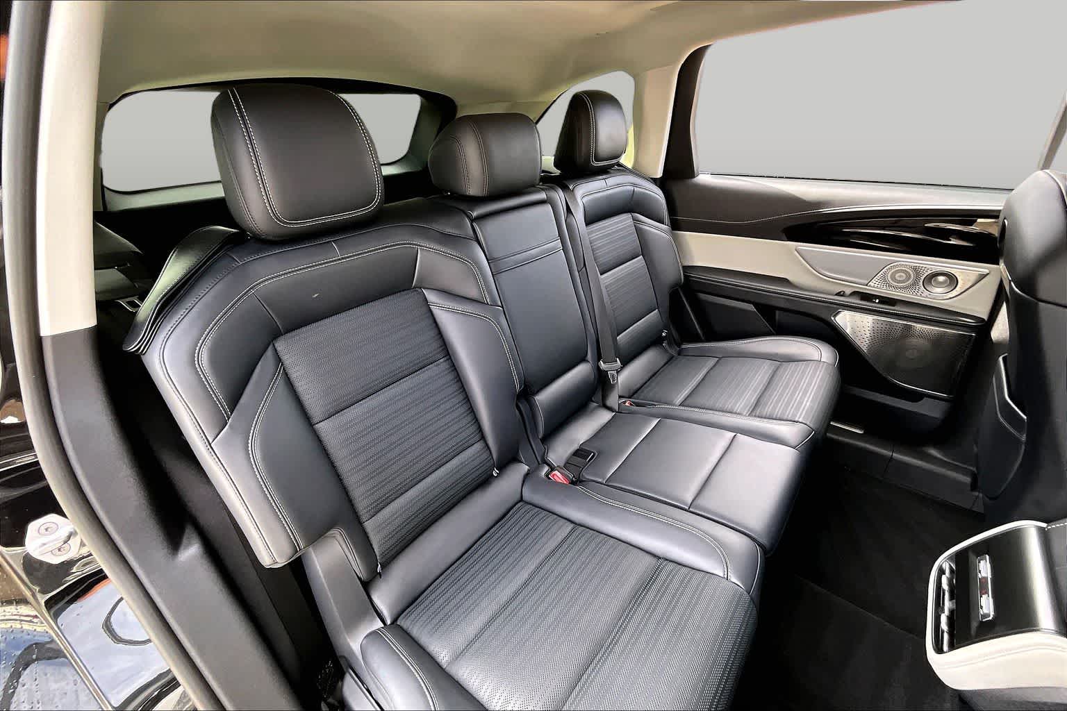 2024 Lincoln Nautilus Reserve Infinite Black Metallic Clearcoat at AutoNation USA Houston