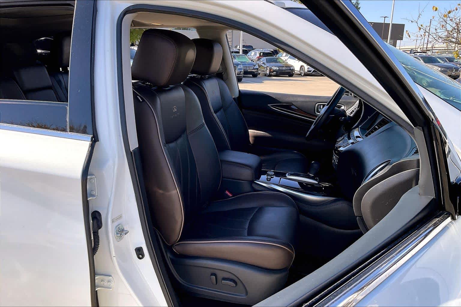 2013 INFINITI JX35  Moonlight White at Lexus Southwest Houston