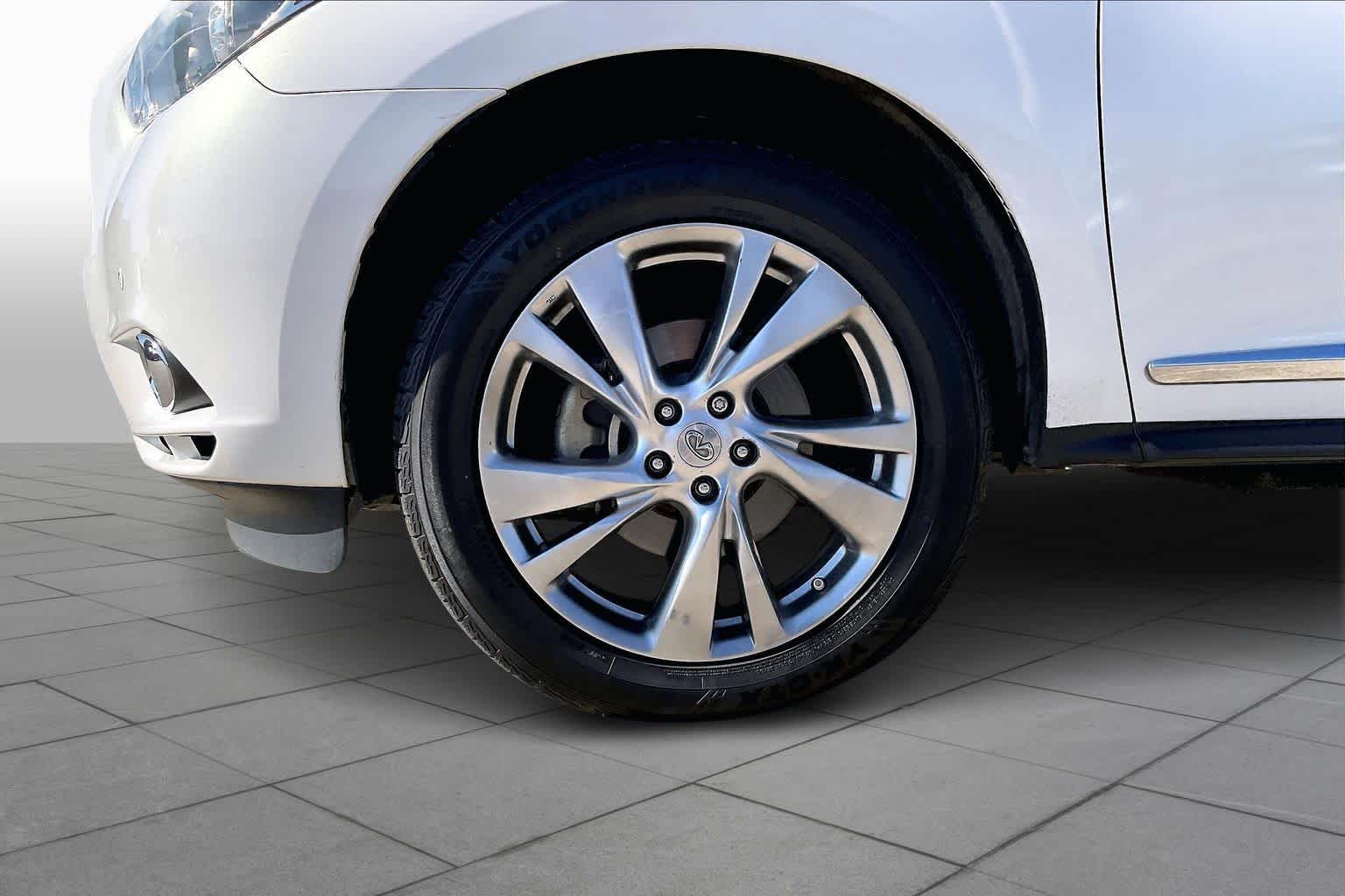 2013 INFINITI JX35  Moonlight White at Sterling McCall Nissan