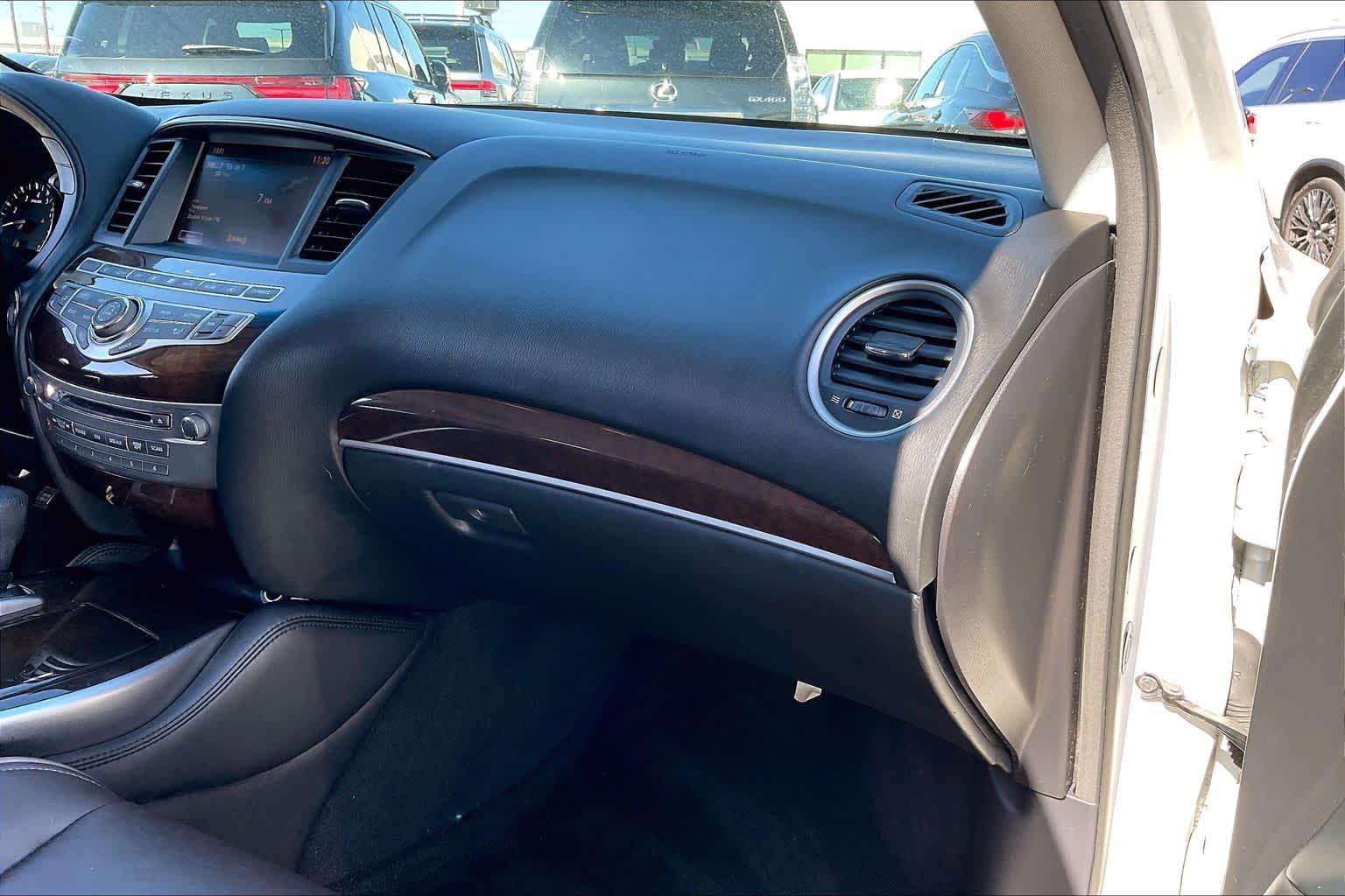 2013 INFINITI JX35  Moonlight White at Sterling McCall Nissan