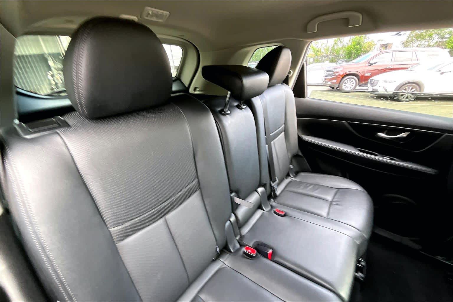2020 Nissan Rogue SL Brilliant Silver Metallic at Sterling McCall Nissan
