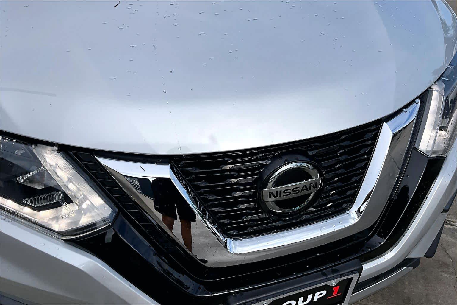 2020 Nissan Rogue SL Brilliant Silver Metallic at Sterling McCall Nissan