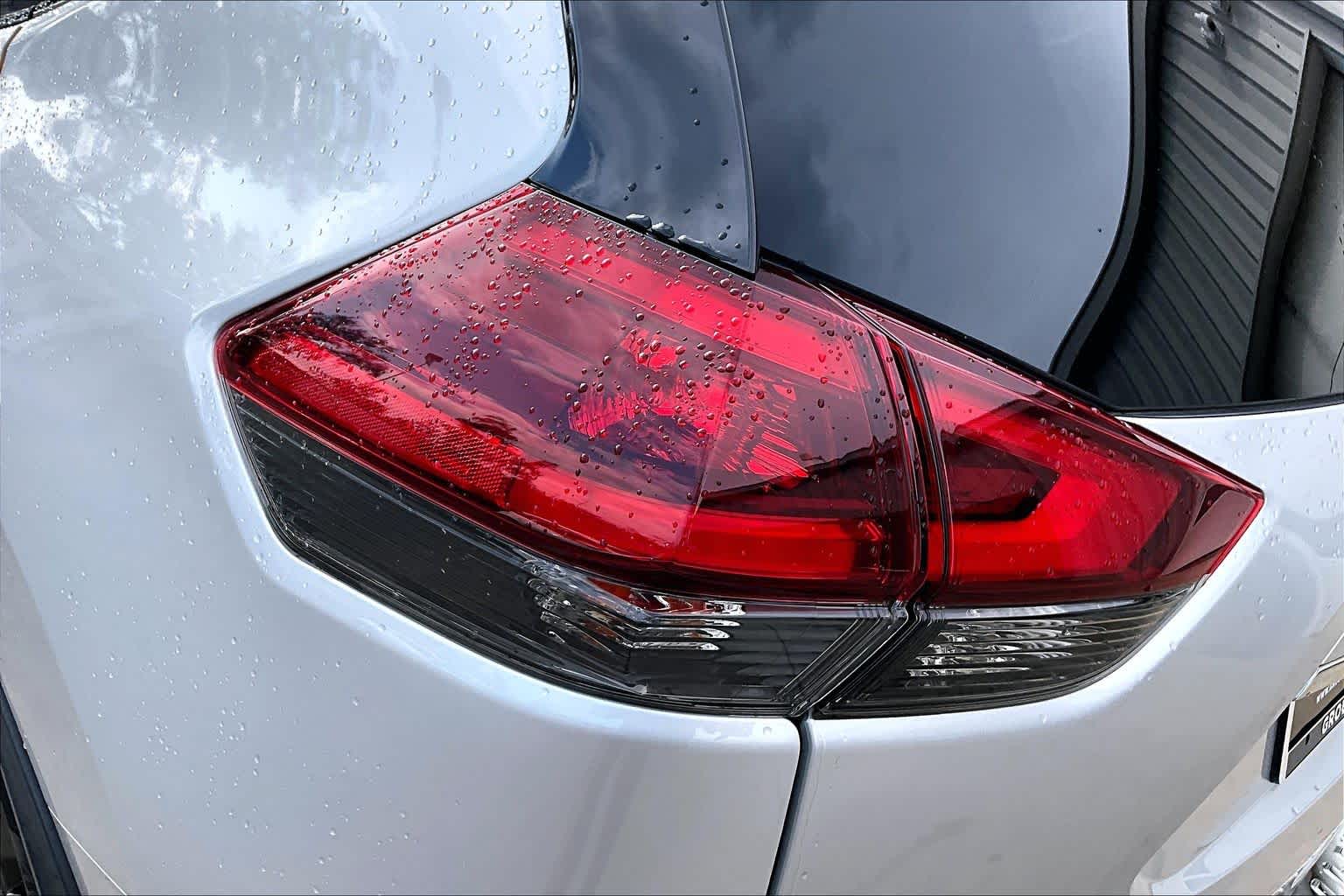 2020 Nissan Rogue SL Brilliant Silver Metallic at Sterling McCall Nissan