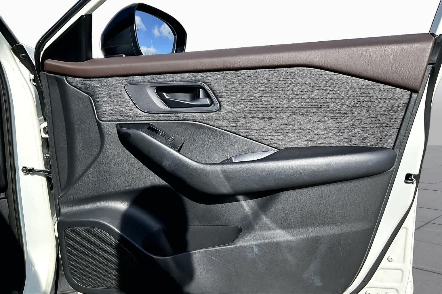 2023 Nissan Rogue S Glacier White at Davis Chevrolet