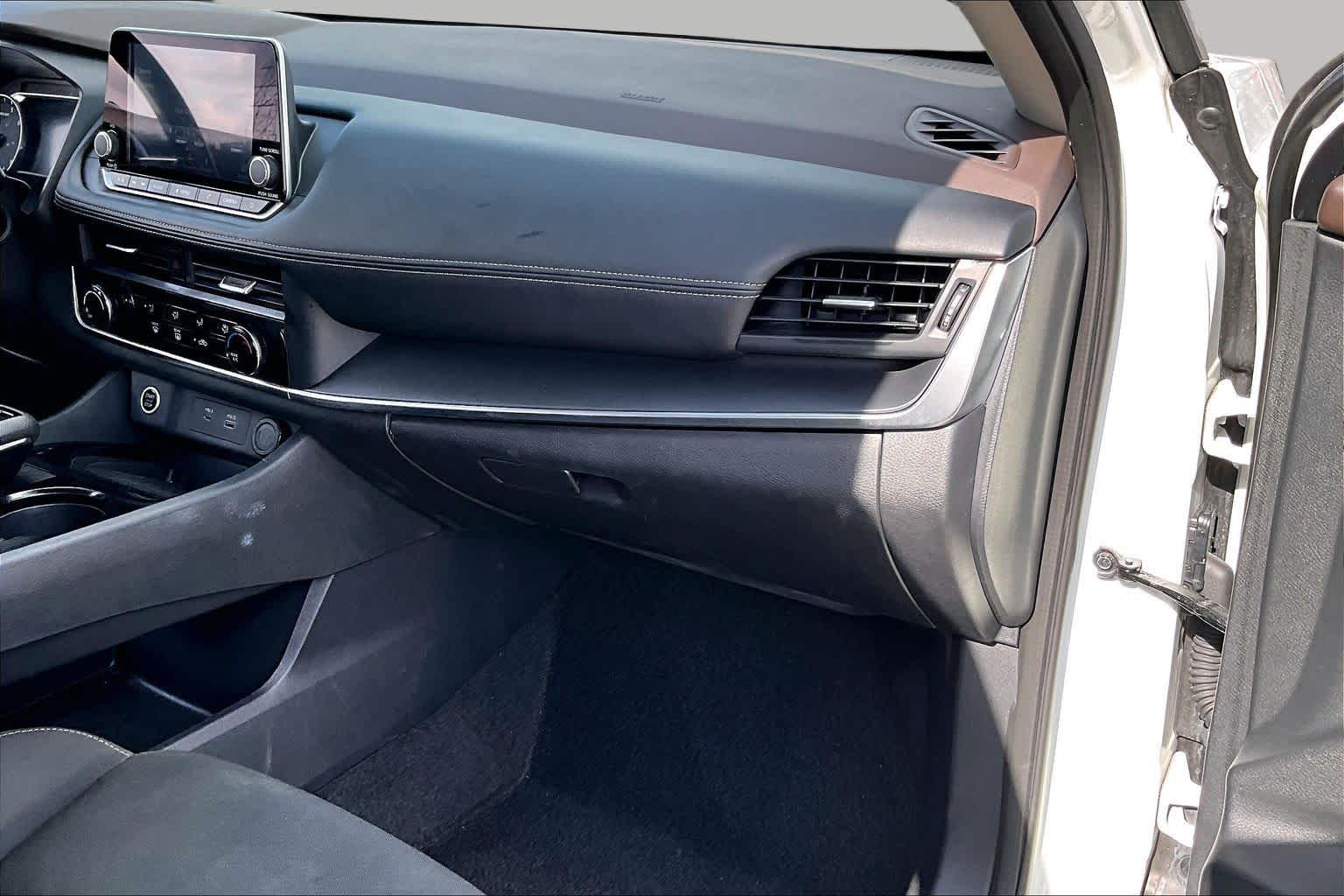 2023 Nissan Rogue S Glacier White at Davis Chevrolet