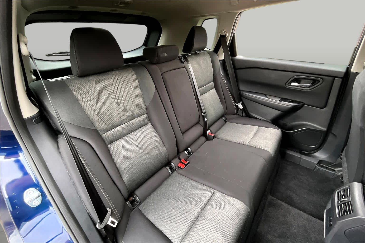 2025 Nissan Rogue SV Deep Ocean Blue Pearl at Sterling McCall Nissan