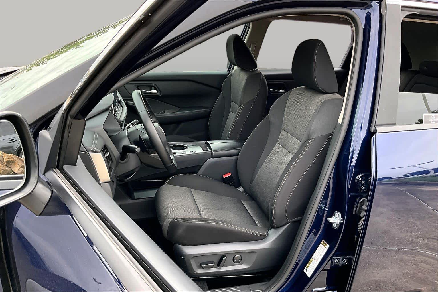 2025 Nissan Rogue SV Deep Ocean Blue Pearl at Sterling McCall Nissan