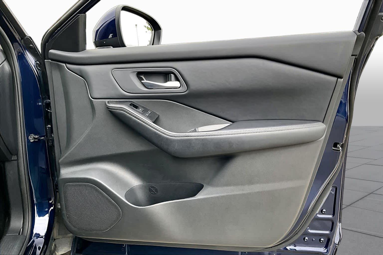 2025 Nissan Rogue SV Deep Ocean Blue Pearl at Sterling McCall Nissan
