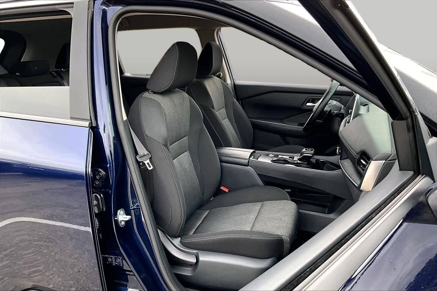 2025 Nissan Rogue SV Deep Ocean Blue Pearl at Sterling McCall Nissan