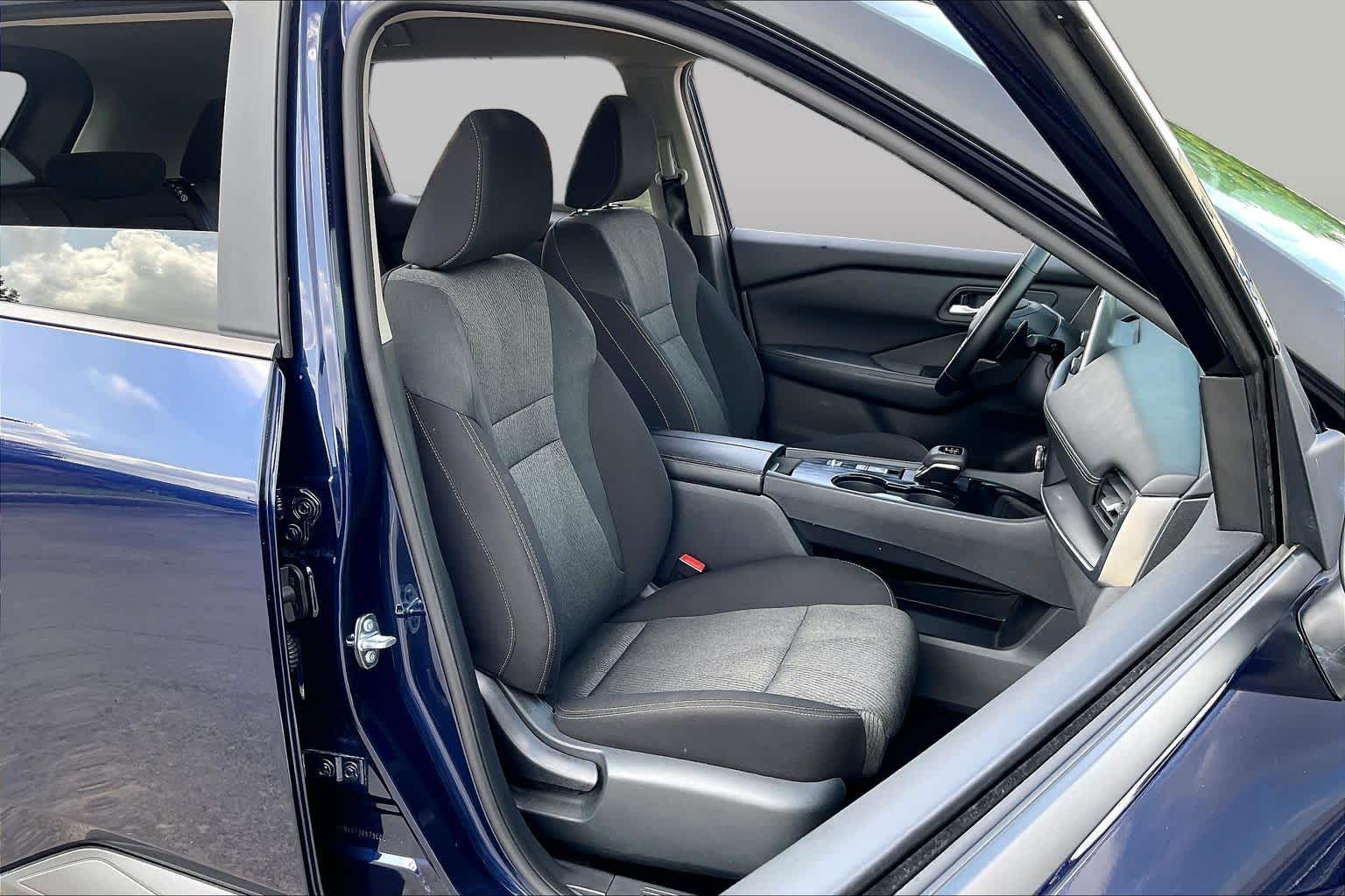 2025 Nissan Rogue SV Deep Ocean Blue Pearl at Sterling McCall Nissan