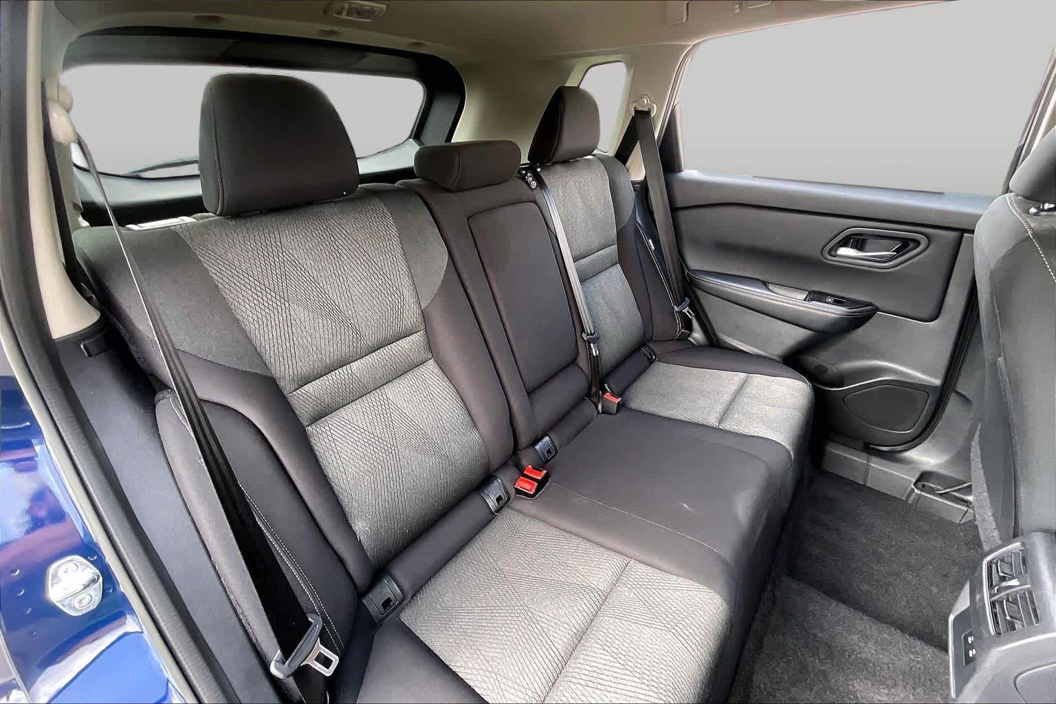 2025 Nissan Rogue SV Deep Ocean Blue Pearl at Sterling McCall Nissan