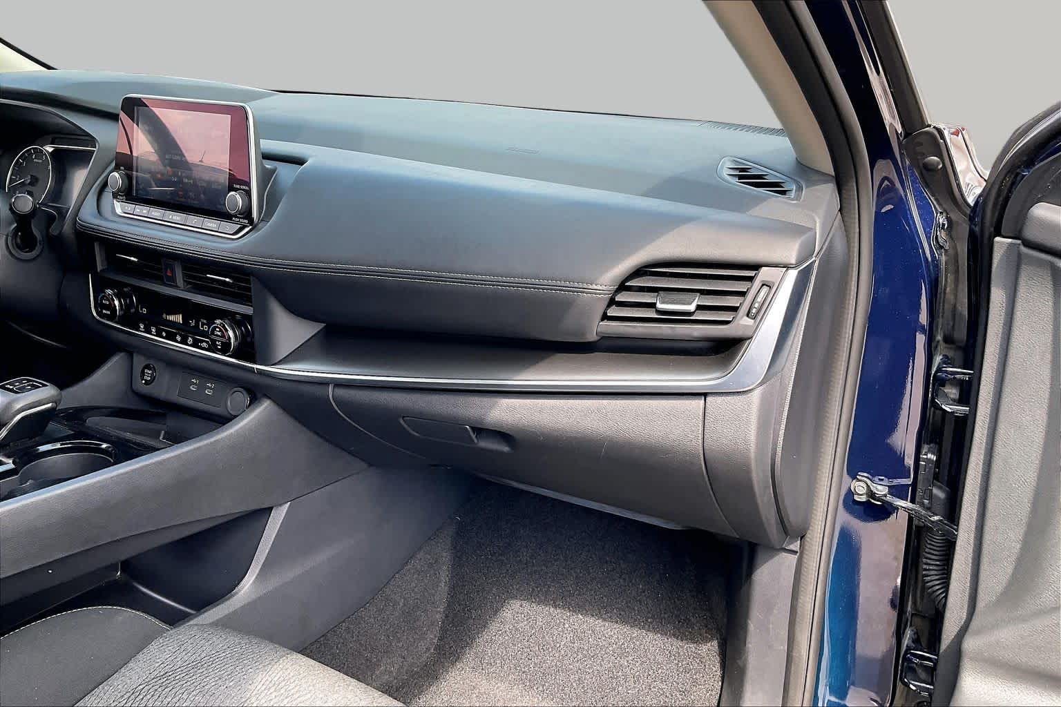 2025 Nissan Rogue SV Deep Ocean Blue Pearl at Sterling McCall Nissan