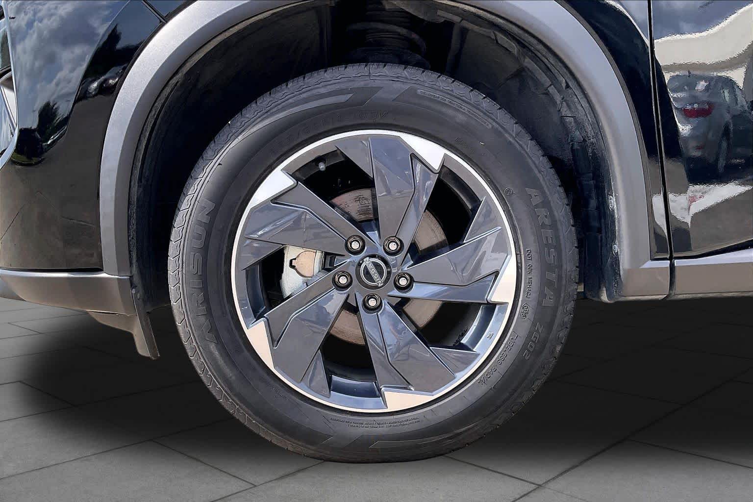2024 Nissan Rogue SV Super Black at Sterling McCall Nissan