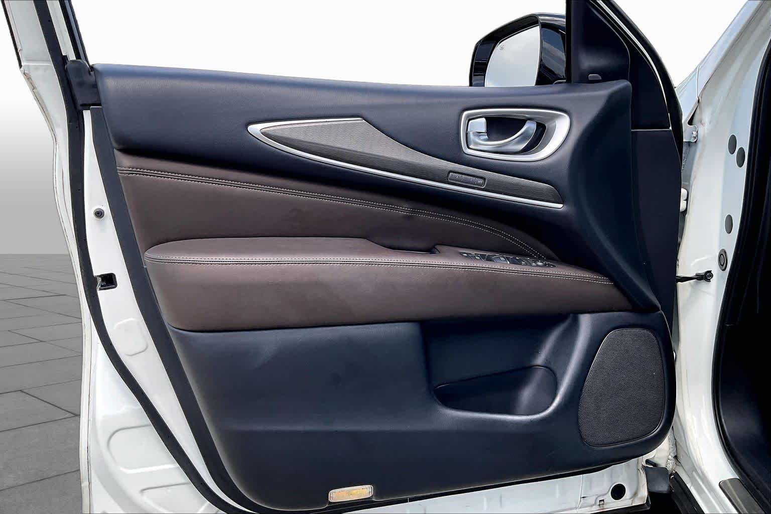 2019 INFINITI QX60 LUXE Majestic White at Lexus Southwest Houston