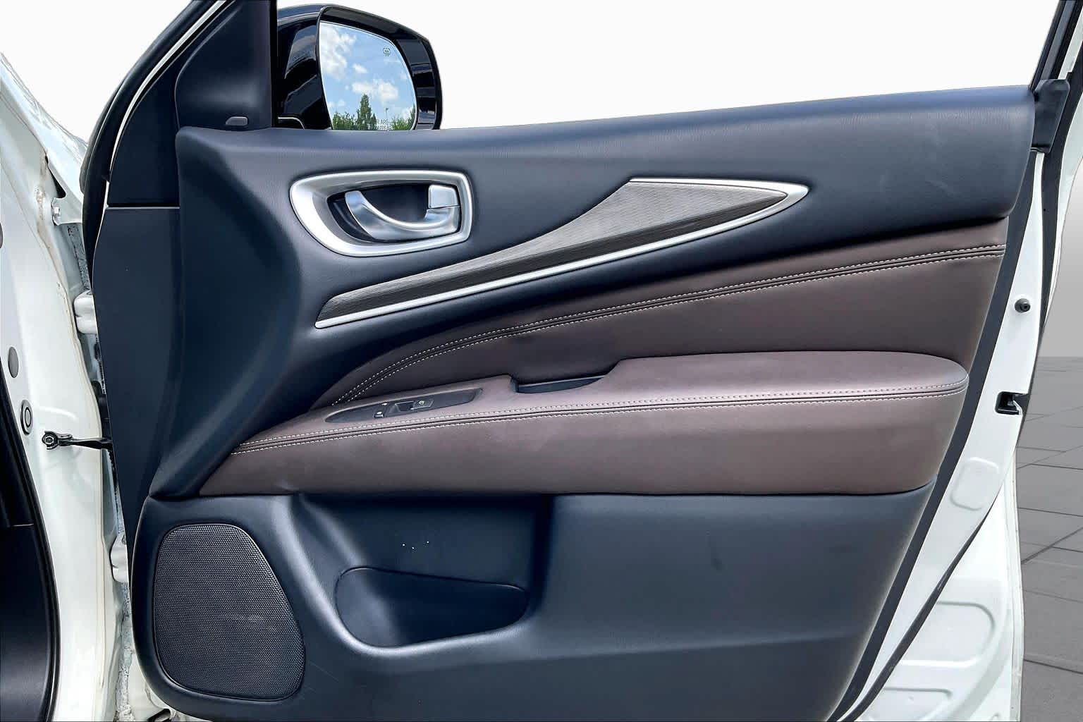 2019 INFINITI QX60 LUXE Majestic White at Lexus Southwest Houston