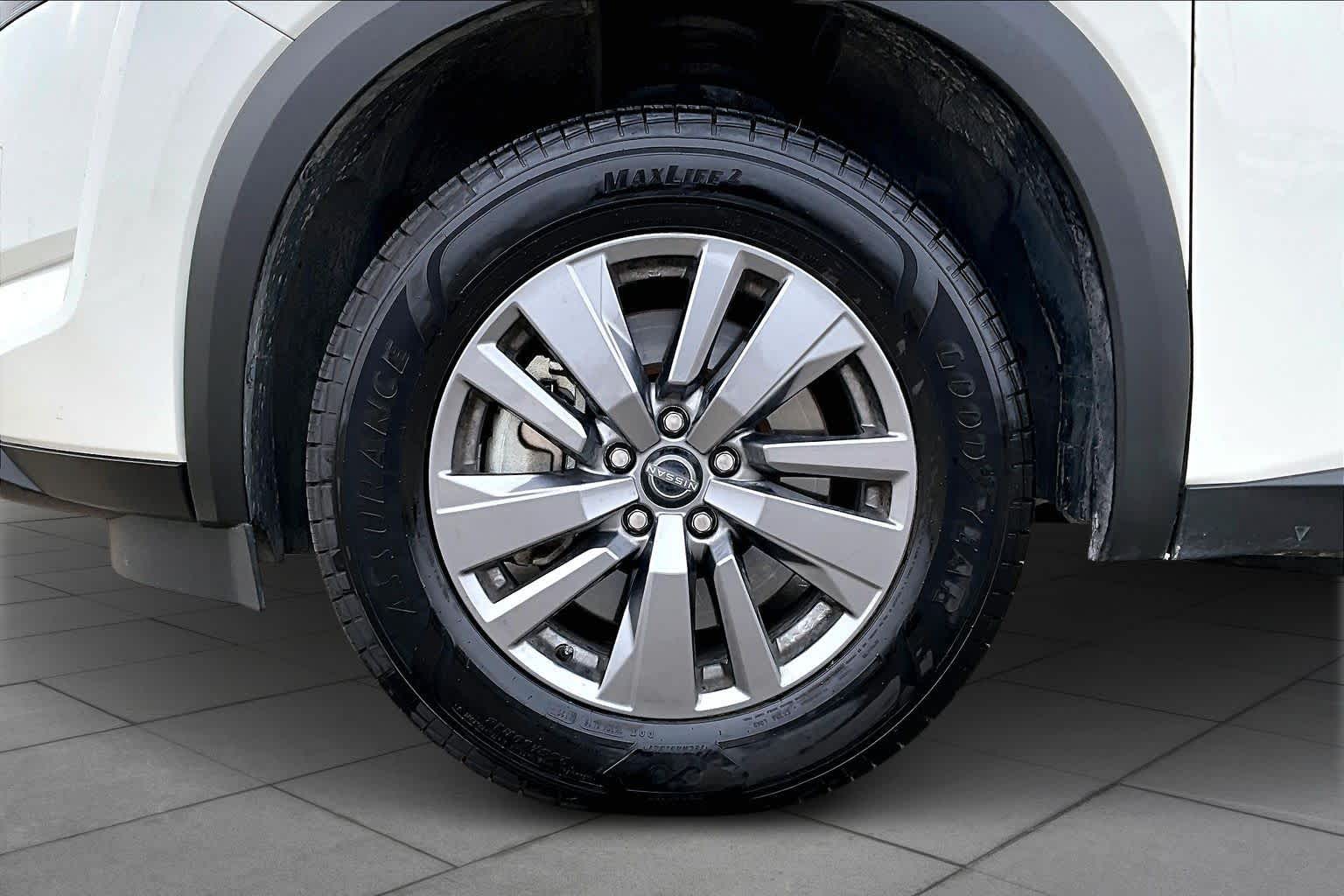 2025 Nissan Pathfinder SV Glacier White at Sterling McCall Nissan