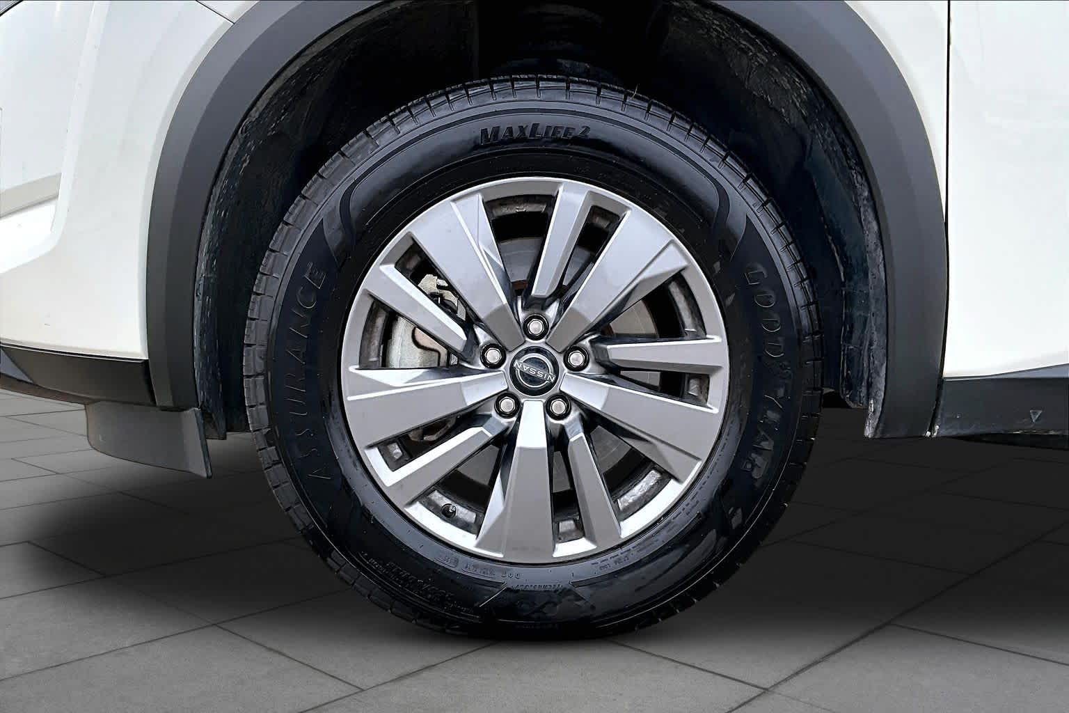 2025 Nissan Pathfinder SV Glacier White at Sterling McCall Nissan