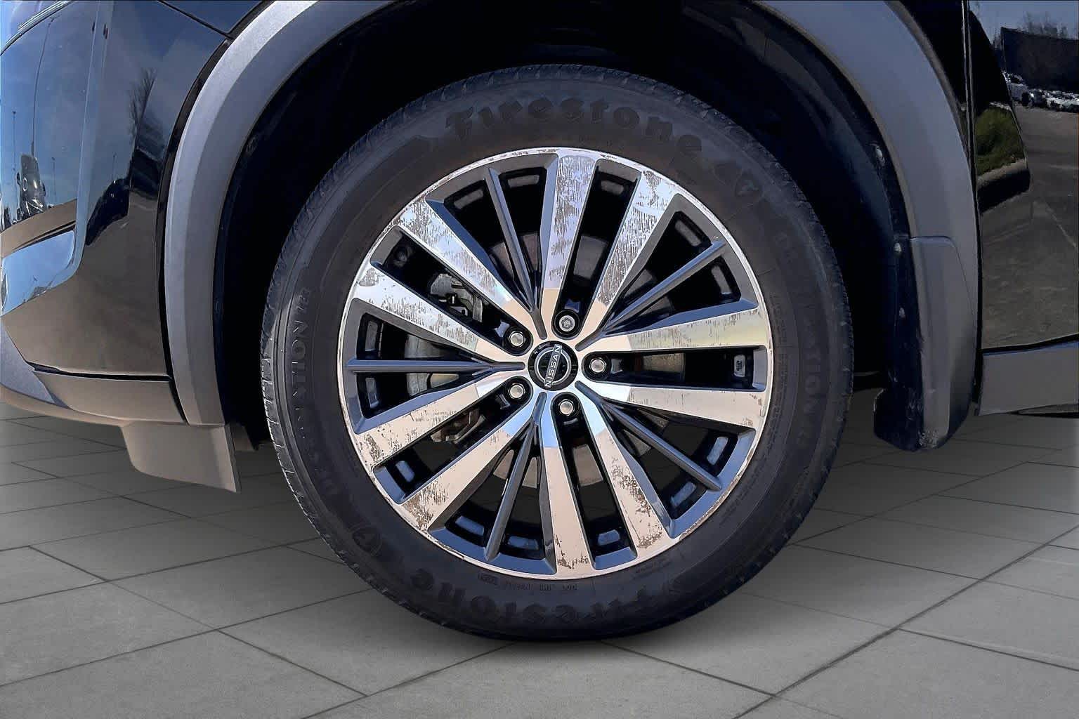 2022 Nissan Pathfinder Platinum - 9