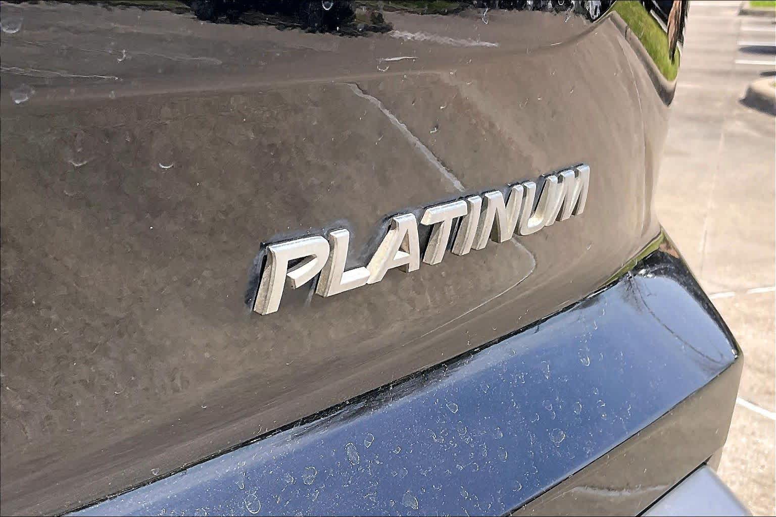 2022 Nissan Pathfinder Platinum - 8