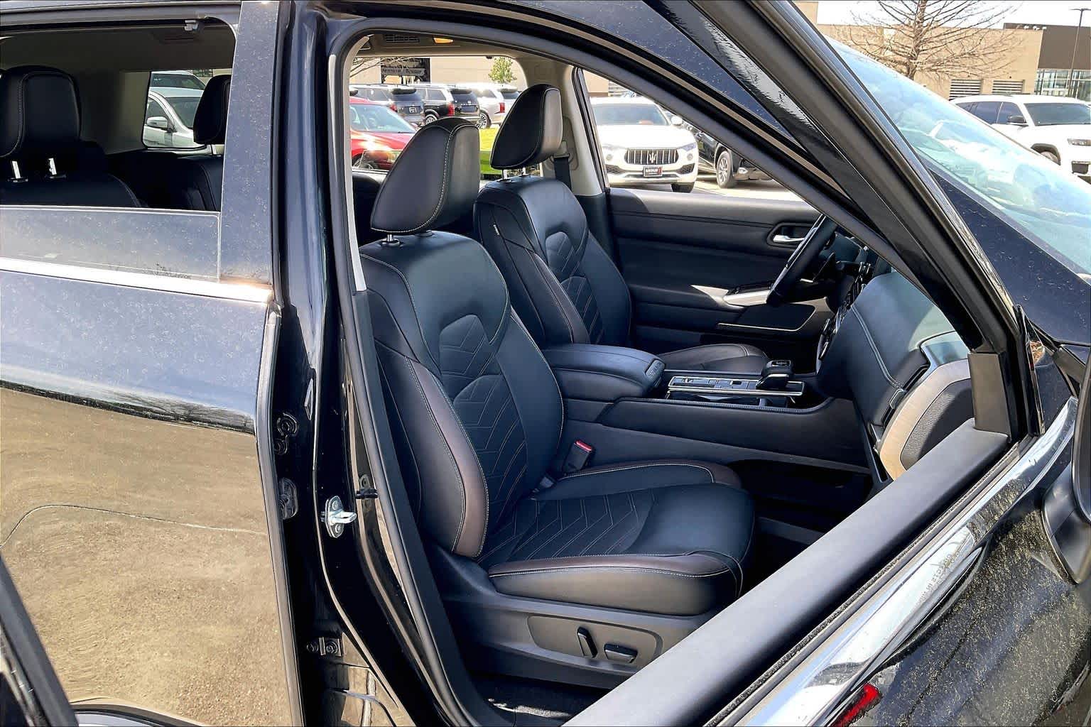 2022 Nissan Pathfinder Platinum - 7