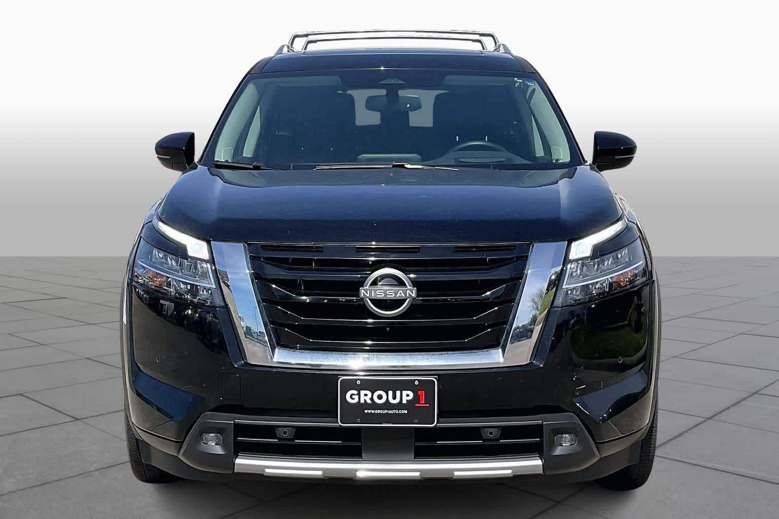 2022 Nissan Pathfinder Platinum - 3