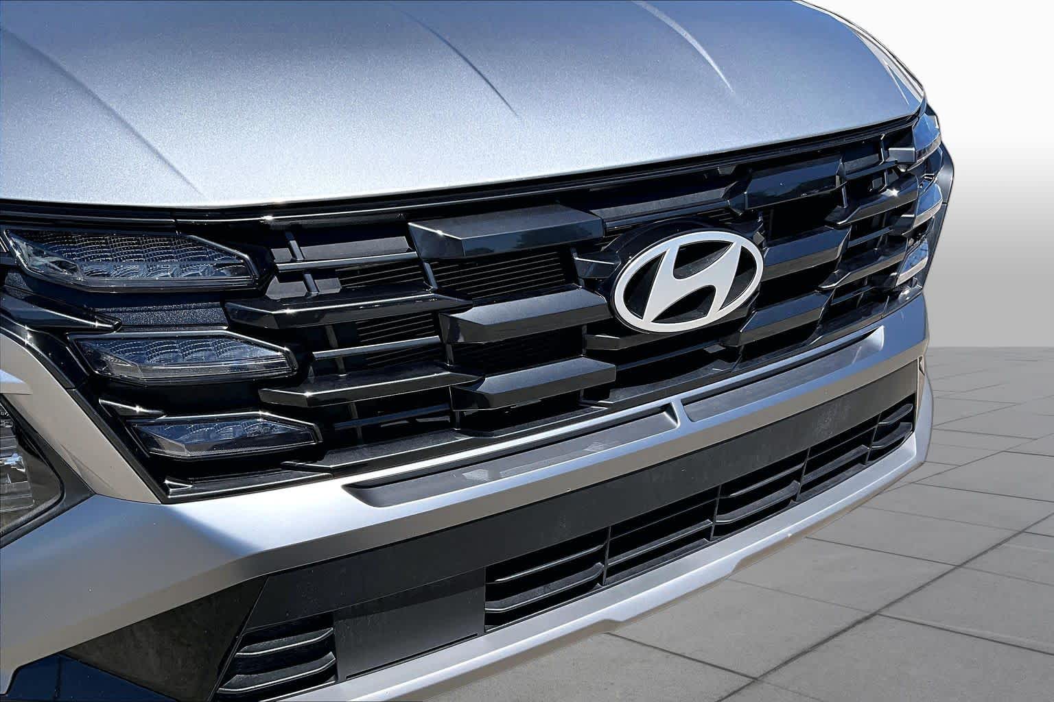 2026 Hyundai Tucson SEL Shimmering Silver at Turner Chevrolet