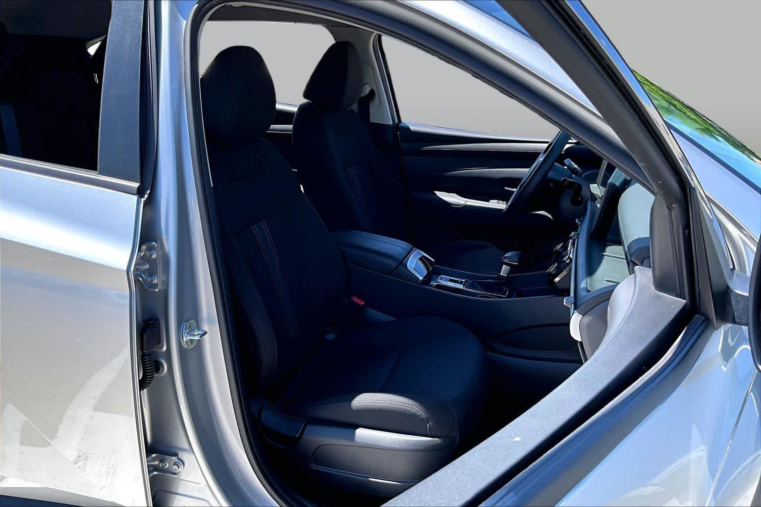 2026 Hyundai Tucson SEL Shimmering Silver at Turner Chevrolet