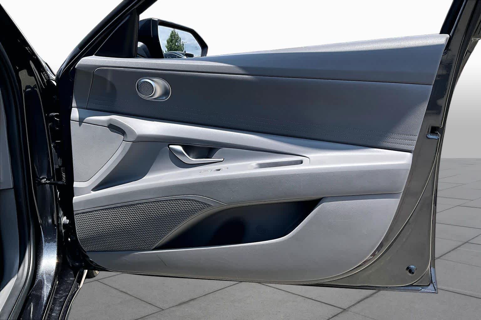 2021 Hyundai Elantra SE Portofino Gray at HGreg Houston