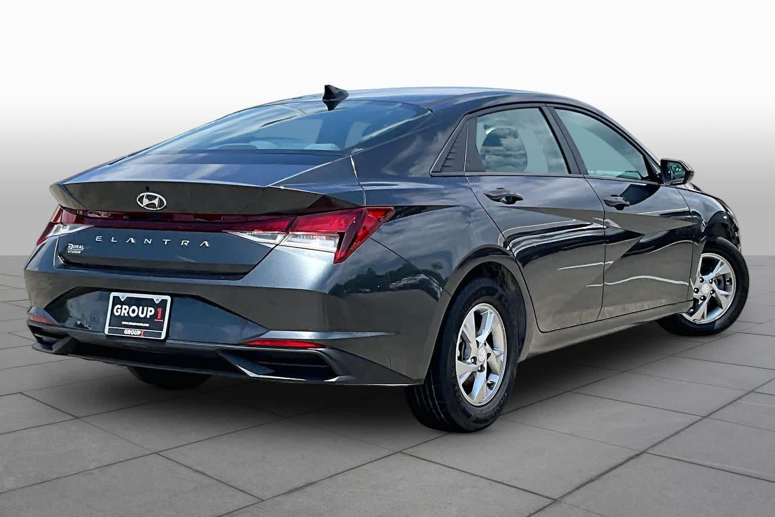 2021 Hyundai Elantra SE Portofino Gray at HGreg Houston