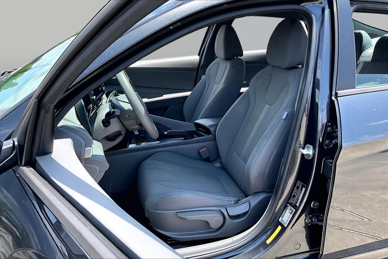 2021 Hyundai Elantra SE Portofino Gray at HGreg Houston