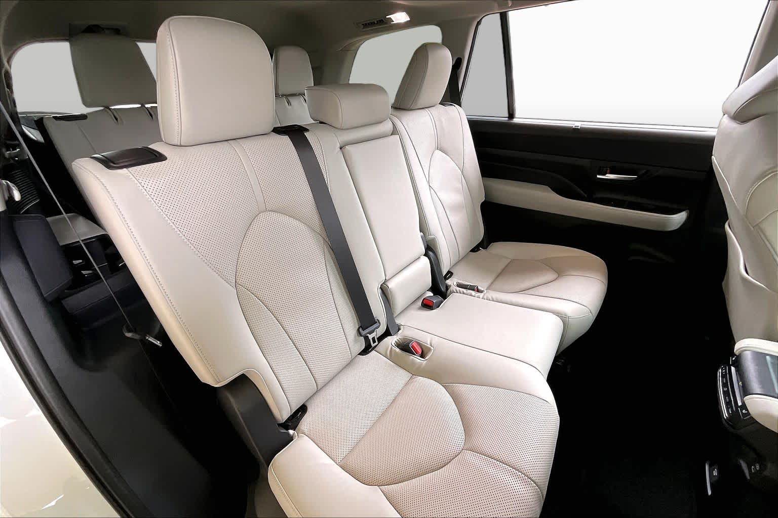 2025 Toyota Grand Highlander Limited Wind Chill Pearl at Group 1 Toyota Southwest