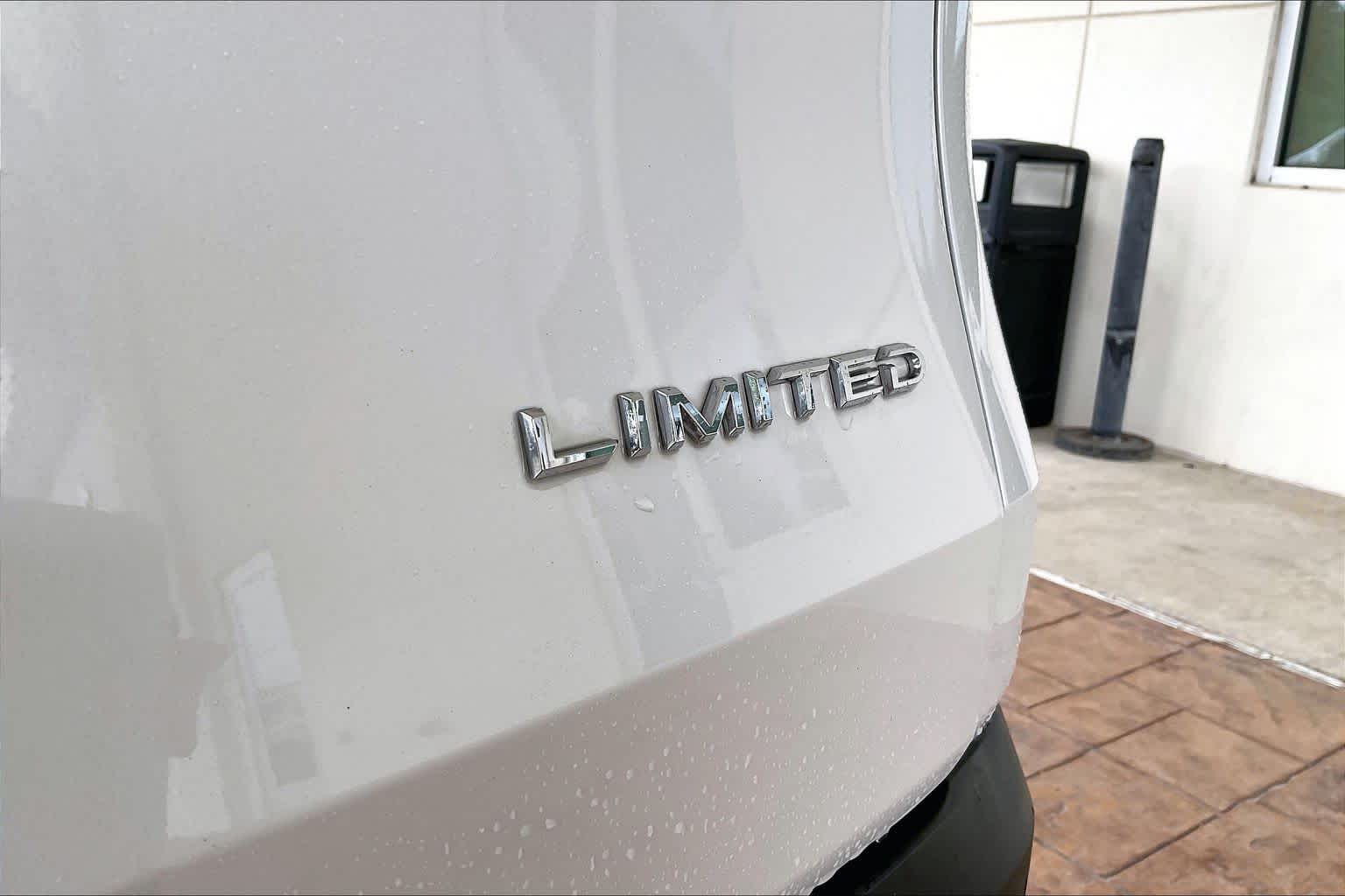 2025 Toyota Grand Highlander Limited Wind Chill Pearl at Group 1 Toyota Southwest