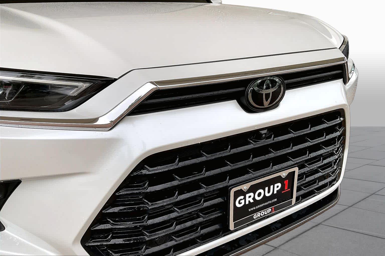 2025 Toyota Grand Highlander Limited Wind Chill Pearl at Group 1 Toyota Southwest