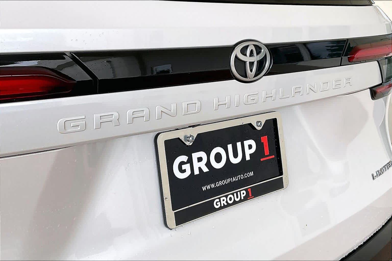 2025 Toyota Grand Highlander Limited Wind Chill Pearl at Group 1 Toyota Southwest