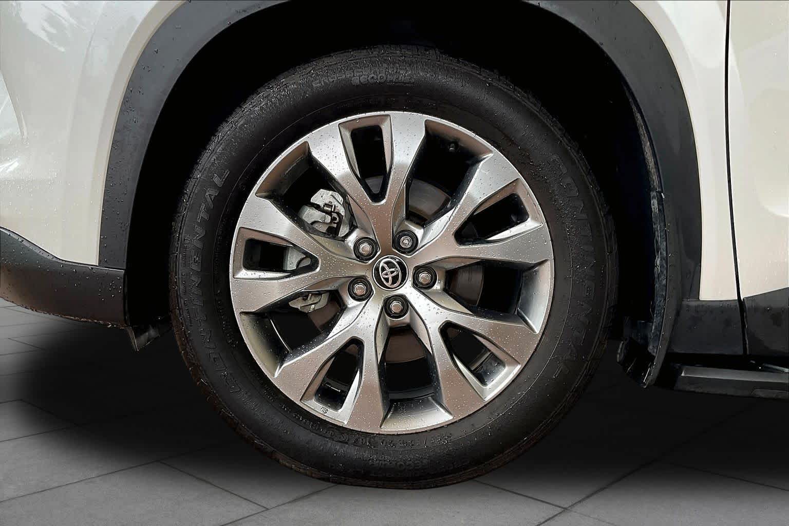 2025 Toyota Grand Highlander Limited Wind Chill Pearl at Group 1 Toyota Southwest