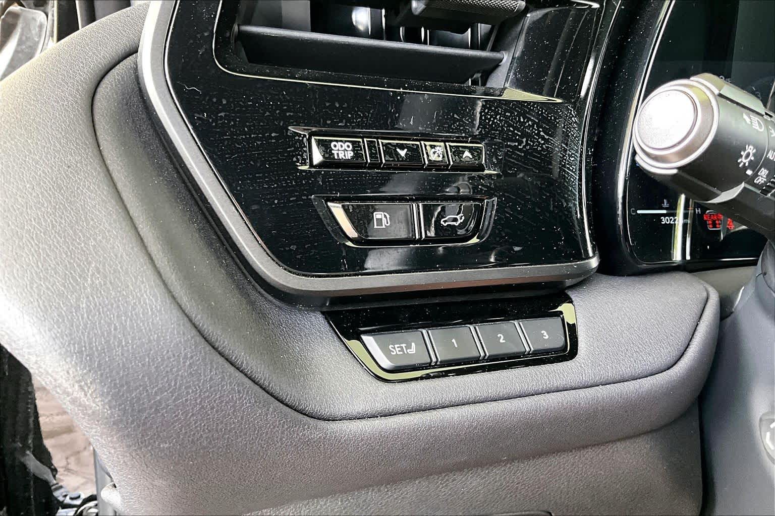 2024 Lexus TX 350 photo 33 of 34