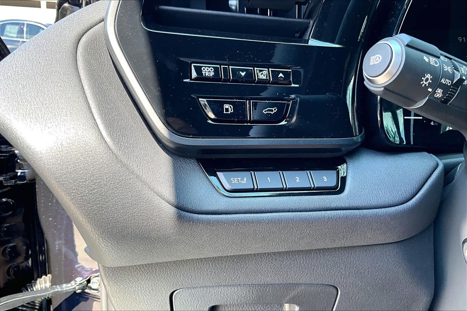 2026 Lexus TX 350 photo 14 of 21