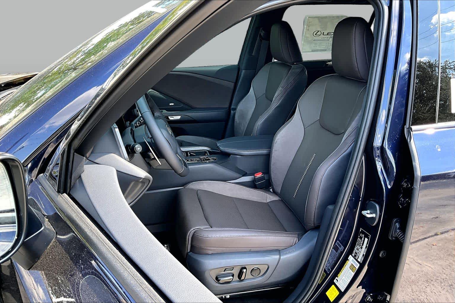 2026 Lexus TX 350 photo 17 of 21